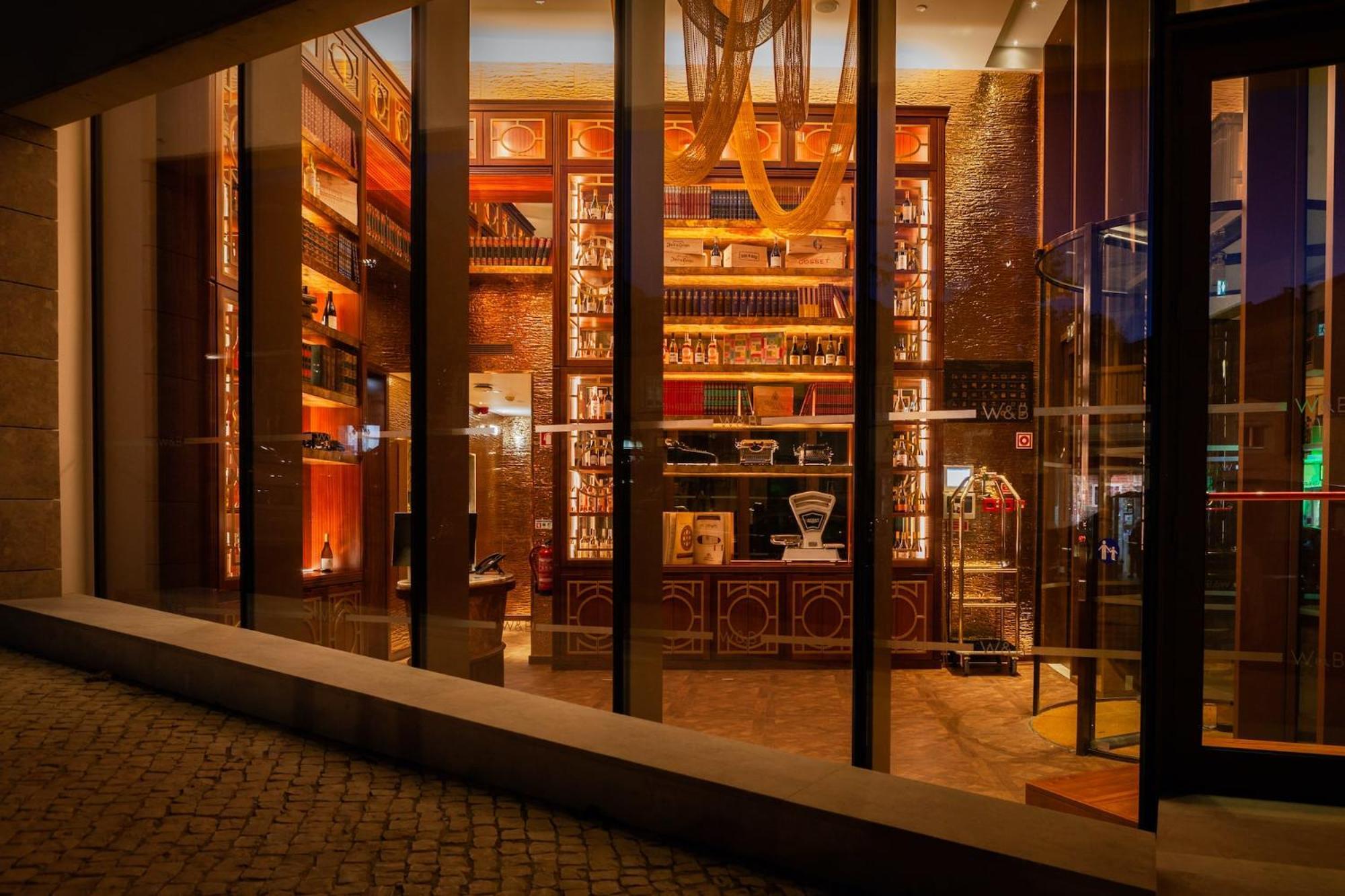 Wine & Books Lisboa Hotel Ngoại thất bức ảnh The bar at the Mandarin Oriental, Munich
